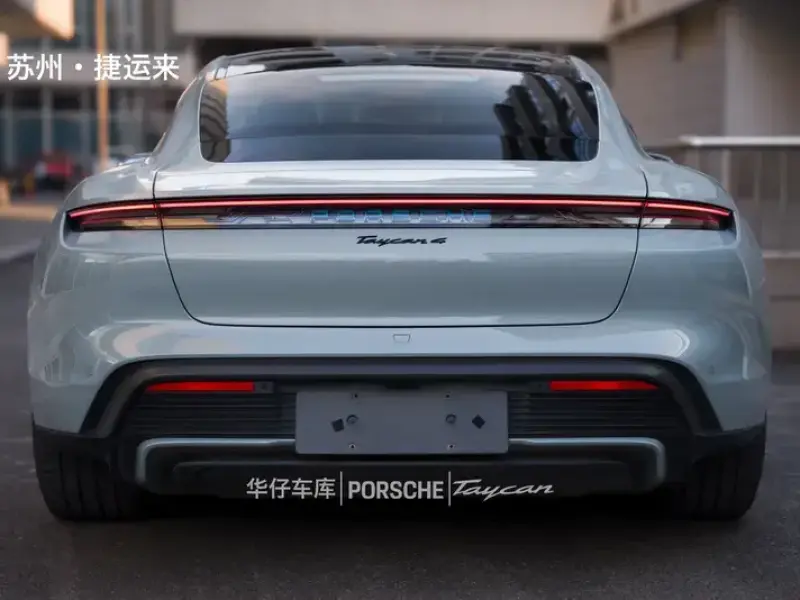 2024 Porsche Taycan с пробегом 28 000 км