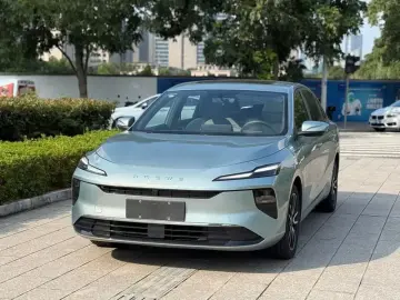 2025 Roewe D6 с пробегом 9 500 км