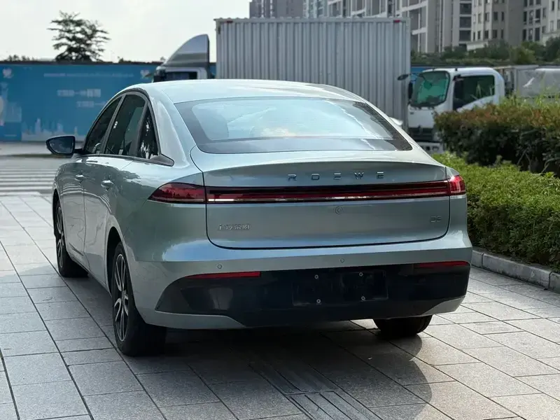 2025 Roewe D6 с пробегом 9 500 км