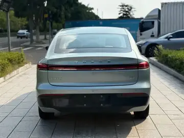 2025 Roewe D6 с пробегом 9 500 км