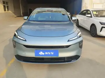 2025 Roewe D6 с пробегом 22 000 км