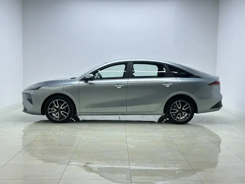 2025 Roewe D6 с пробегом 31 100 км