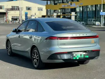 2025 Roewe D6 с пробегом 10 000 км