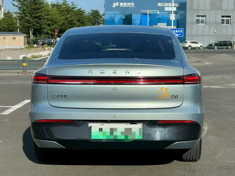 2025 Roewe D6 с пробегом 10 000 км