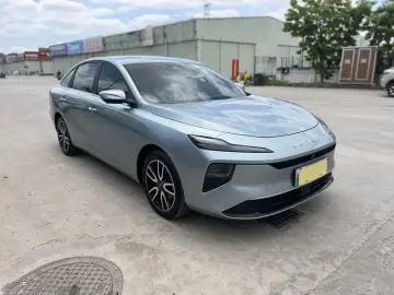 2025 Roewe D6 с пробегом 11 000 км