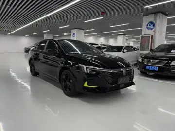 2020 Roewe i6 Max с пробегом 17 000 км