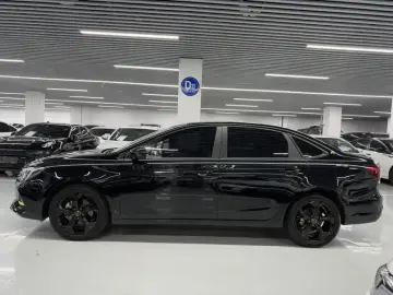 2020 Roewe i6 Max с пробегом 17 000 км