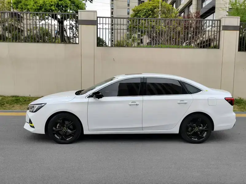 2020 Roewe i6 Max с пробегом 130 000 км