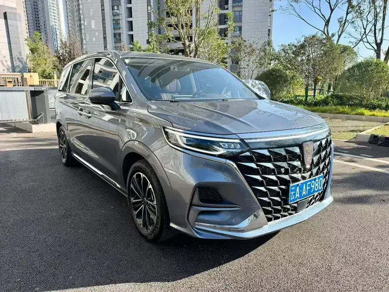 2023 Roewe iMAX8 с пробегом 26 000 км