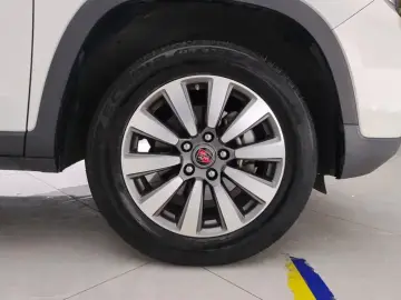 2019 Roewe RX8 с пробегом 75 000 км