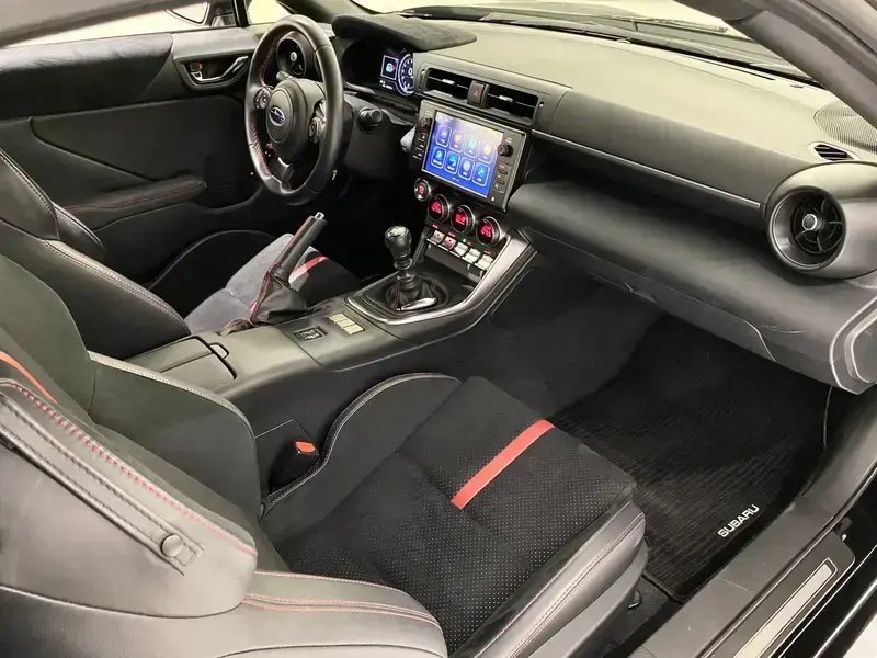 2022 Subaru BRZ с пробегом 16 000 км