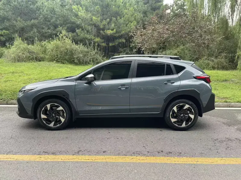 2024 Subaru Crosstrek с пробегом 24 000 км
