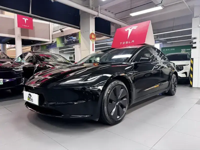 2023 Tesla Model 3 с пробегом 31 000 км