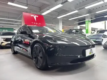 2023 Tesla Model 3 с пробегом 31 000 км