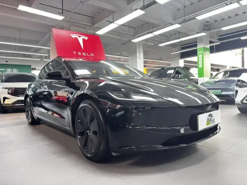 2023 Tesla Model 3 с пробегом 31 000 км