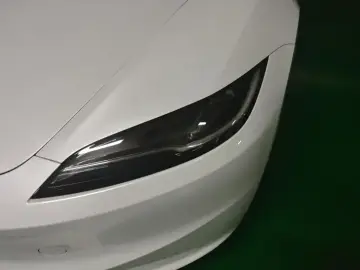 2025 Tesla Model 3 с пробегом 33 000 км