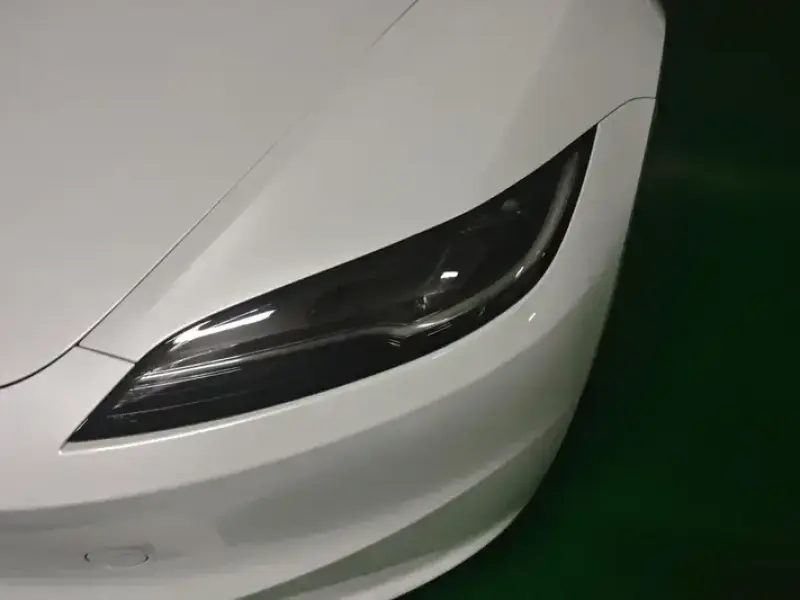2025 Tesla Model 3 с пробегом 33 000 км