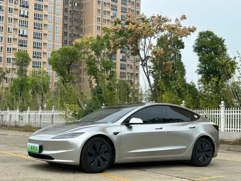 2023 Tesla Model 3 с пробегом 22 000 км