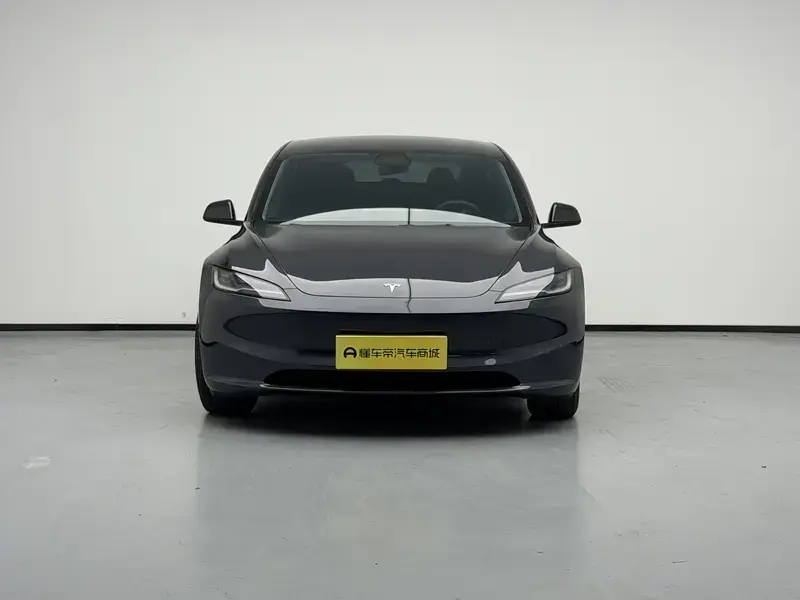 2023 Tesla Model 3 с пробегом 60 900 км