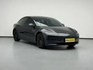 2023 Tesla Model 3 с пробегом 60 900 км