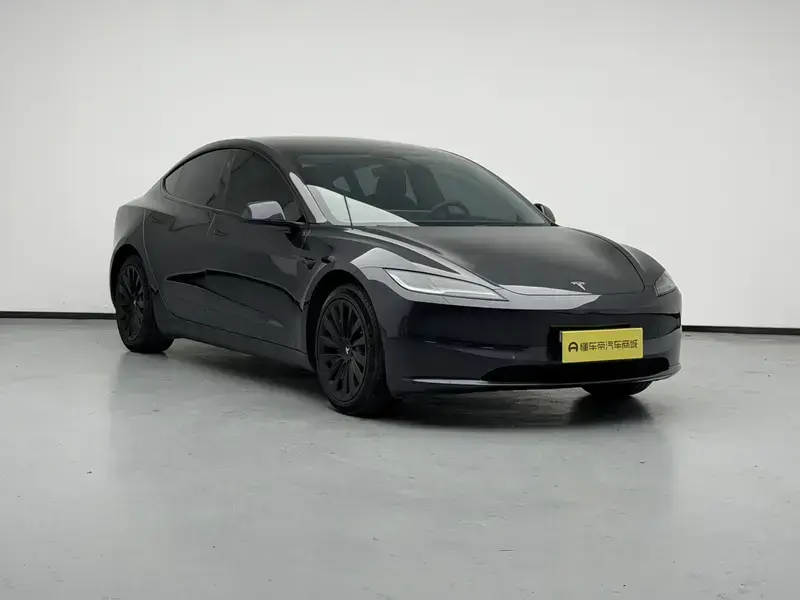 2023 Tesla Model 3 с пробегом 60 900 км