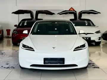2023 Tesla Model 3 с пробегом 57 800 км