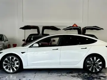 2023 Tesla Model 3 с пробегом 57 800 км