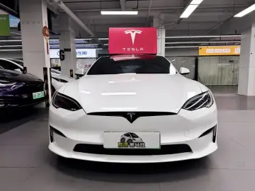 2023 Tesla Model S с пробегом 37 000 км