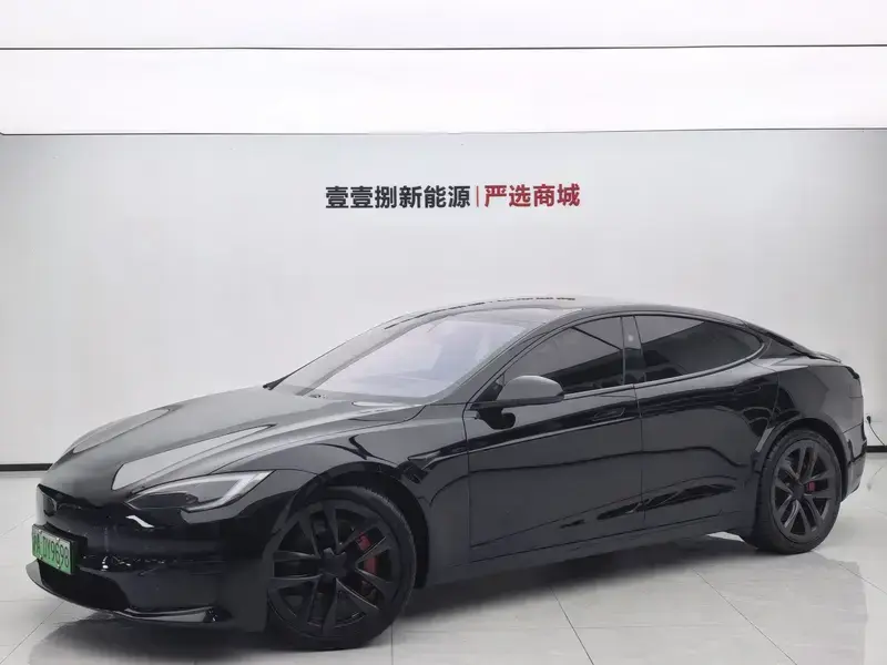2023 Tesla Model S с пробегом 46 000 км