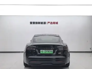 2023 Tesla Model S с пробегом 46 000 км