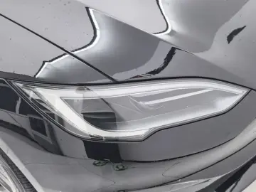 2023 Tesla Model S с пробегом 46 000 км