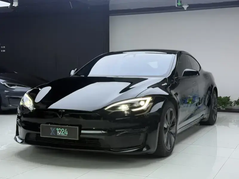 2023 Tesla Model S с пробегом 49 000 км