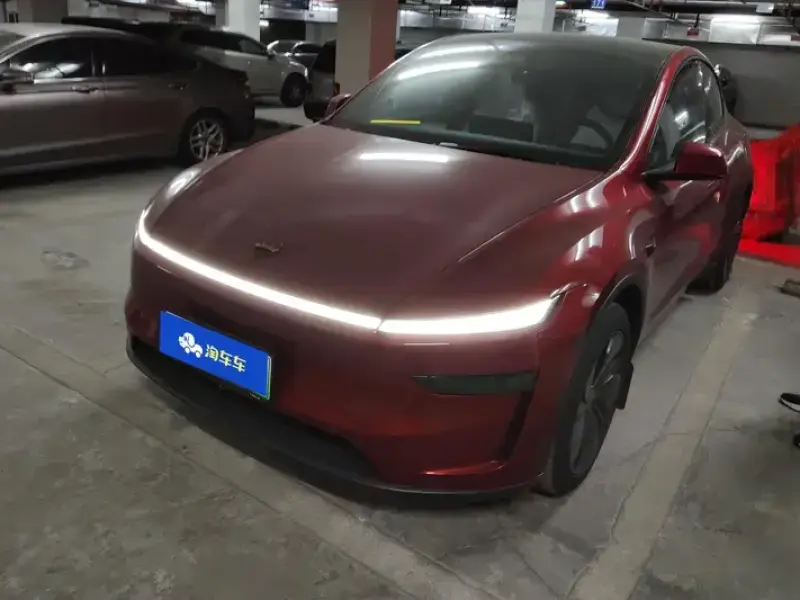 2026 Tesla Model Y с пробегом 2 000 км