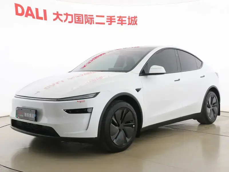 2025 Tesla Model Y с пробегом 37 000 км