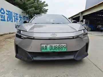 2023 Toyota bZ3 с пробегом 100 000 км
