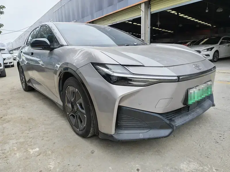 2023 Toyota bZ3 с пробегом 100 000 км