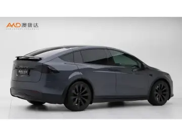2023 Tesla Model X с пробегом 55 800 км