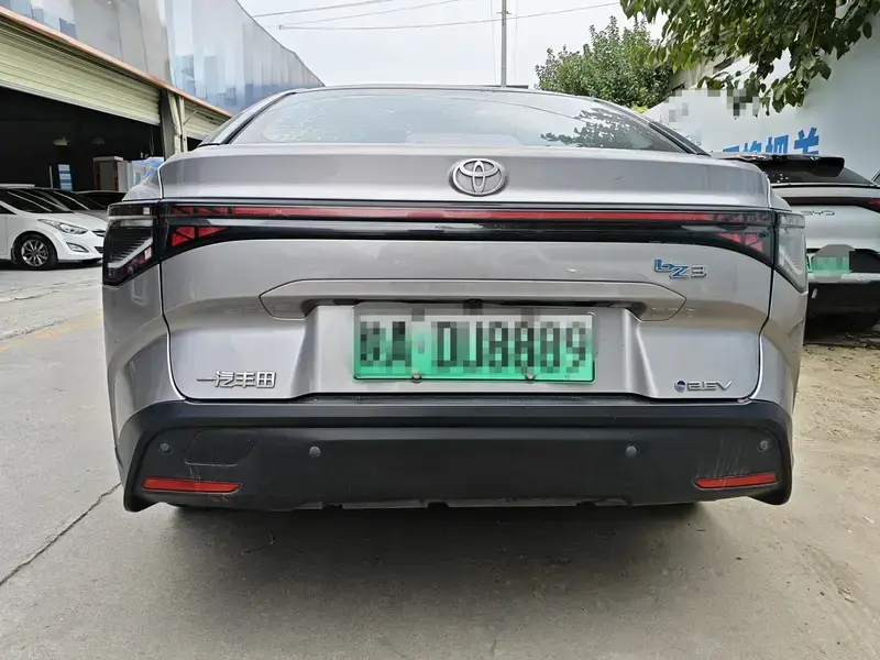 2023 Toyota bZ3 с пробегом 100 000 км