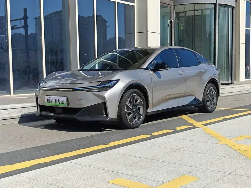 2024 Toyota bZ3 с пробегом 37 000 км