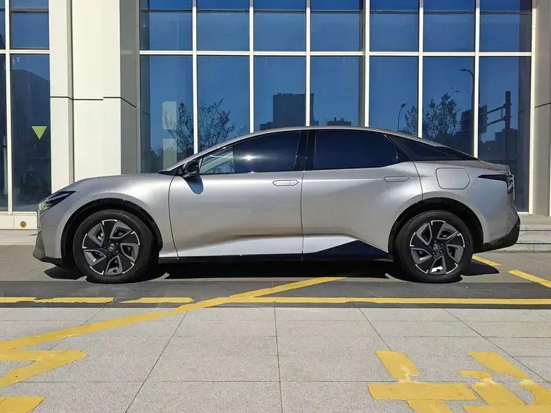 2024 Toyota bZ3 с пробегом 37 000 км