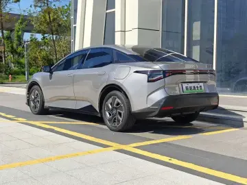 2024 Toyota bZ3 с пробегом 37 000 км