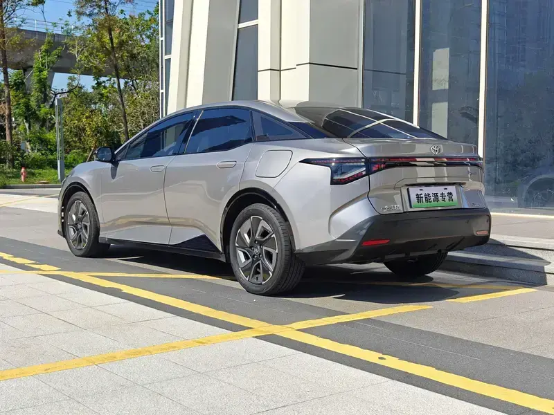 2024 Toyota bZ3 с пробегом 37 000 км