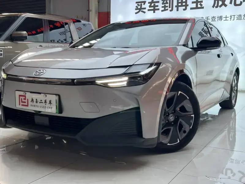 2024 Toyota bZ3 с пробегом 20 000 км