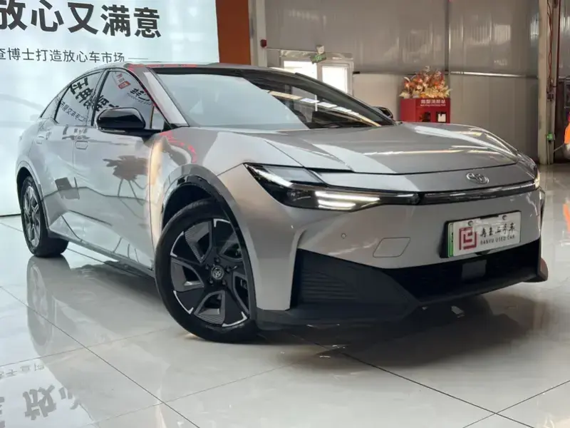 2024 Toyota bZ3 с пробегом 20 000 км