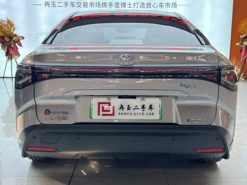 2024 Toyota bZ3 с пробегом 20 000 км