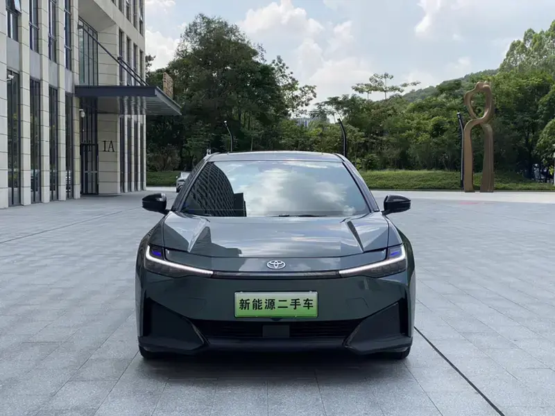 2026 Toyota bZ3 с пробегом 3 000 км