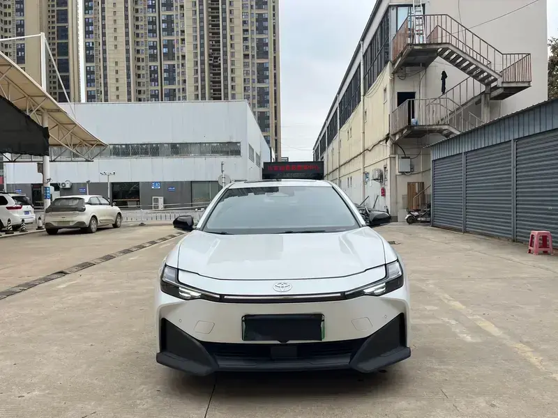 2023 Toyota bZ3 с пробегом 64 000 км