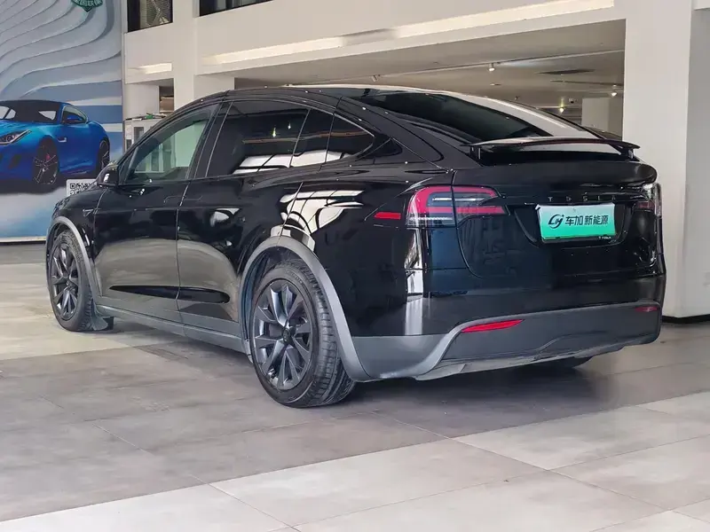 2023 Tesla Model X с пробегом 35 200 км