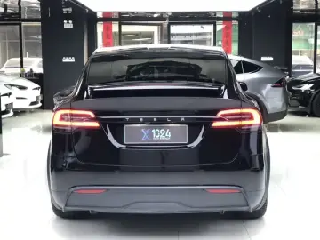 2023 Tesla Model X с пробегом 56 000 км