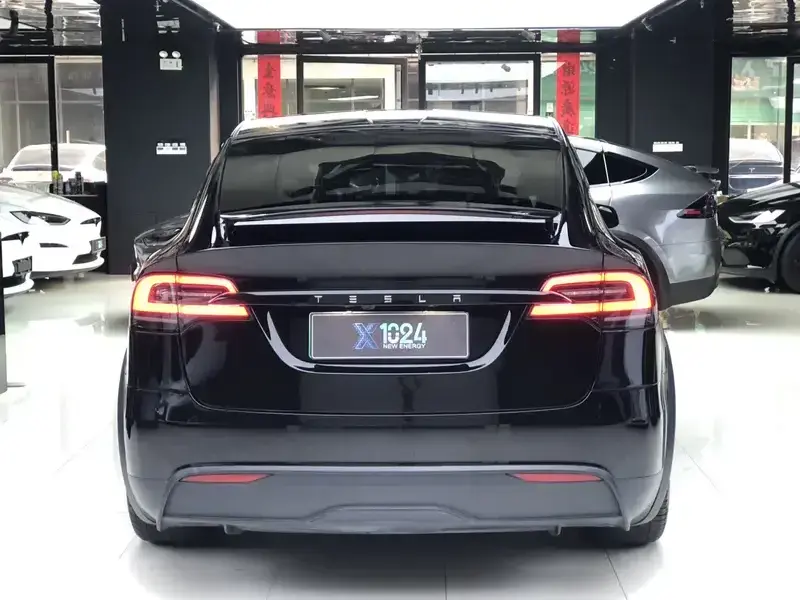 2023 Tesla Model X с пробегом 56 000 км
